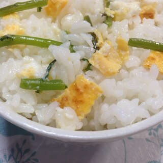 菊菜と卵の混ぜごはん(*^^*)